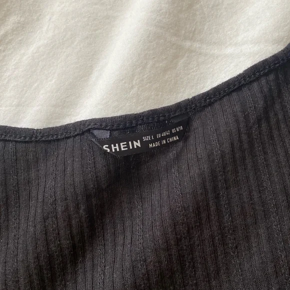 SHEIN Black Ribbed Ruched Crop Top & Shorts Lounge Set - Picture 4 of 7